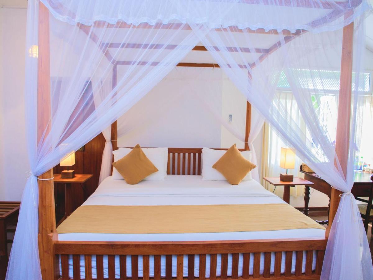 Thalpe Walawwa Heritage Villa Unawatuna Kültér fotó