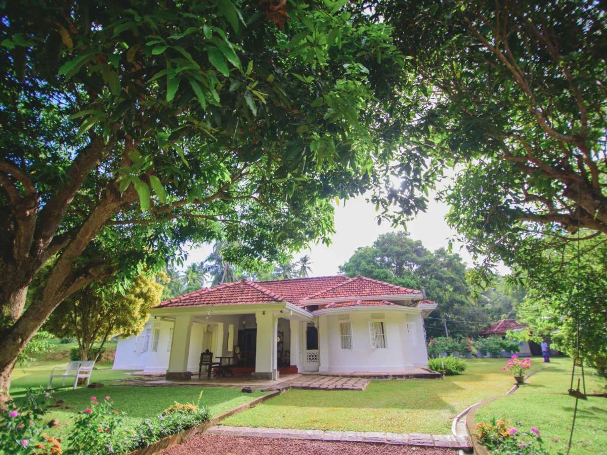 Thalpe Walawwa Heritage Villa Unawatuna Kültér fotó