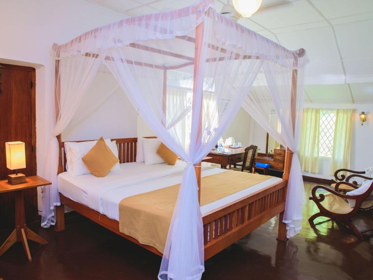 Thalpe Walawwa Heritage Villa Unawatuna Kültér fotó