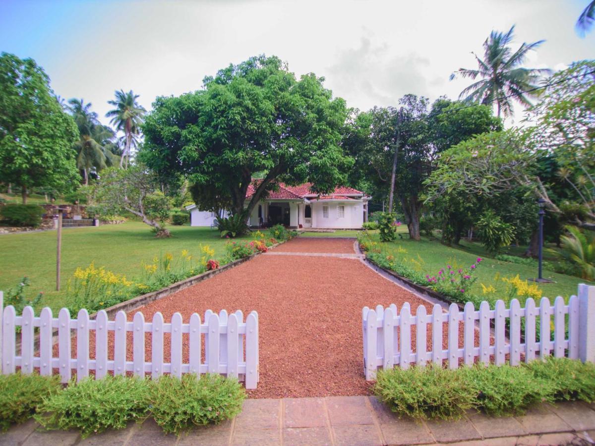 Thalpe Walawwa Heritage Villa Unawatuna Kültér fotó
